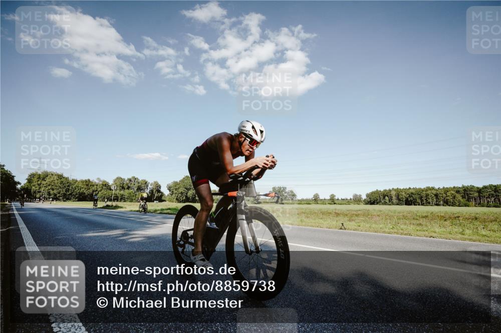 07.09.2025 - 19. Norderstedt Triathlon Michael Burmester http://msf.ph/oto/8859738 07.09.2025 15:48:21 Radfahren 1064, 1516 meine-sportfotos.de