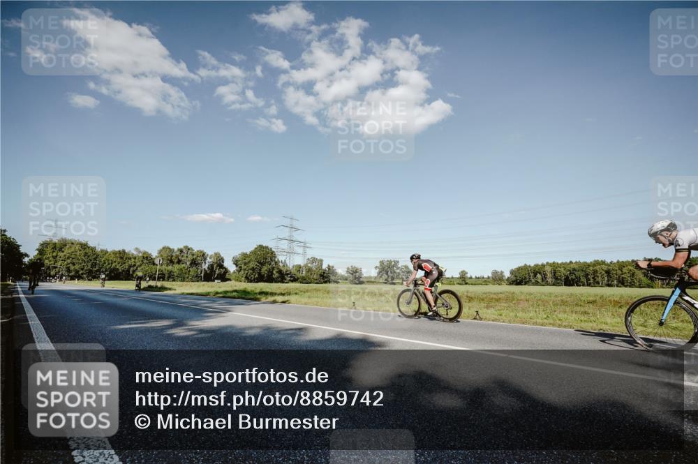 07.09.2025 - 19. Norderstedt Triathlon Michael Burmester http://msf.ph/oto/8859742 07.09.2025 15:48:22 Radfahren 1064, 1516 meine-sportfotos.de