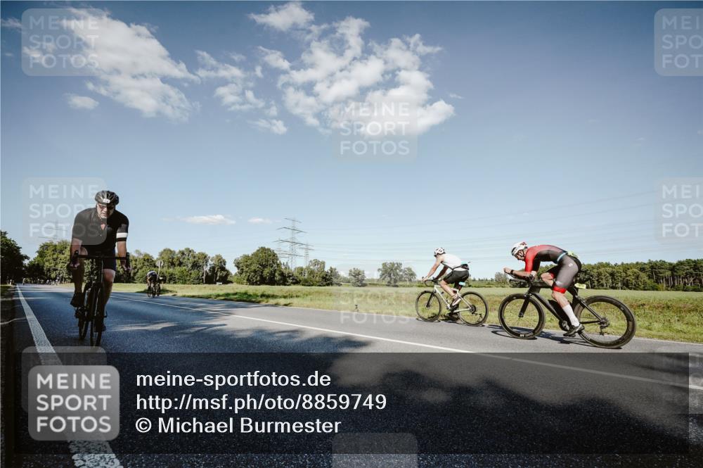 07.09.2025 - 19. Norderstedt Triathlon Michael Burmester http://msf.ph/oto/8859749 07.09.2025 15:48:24 Radfahren 1516 meine-sportfotos.de