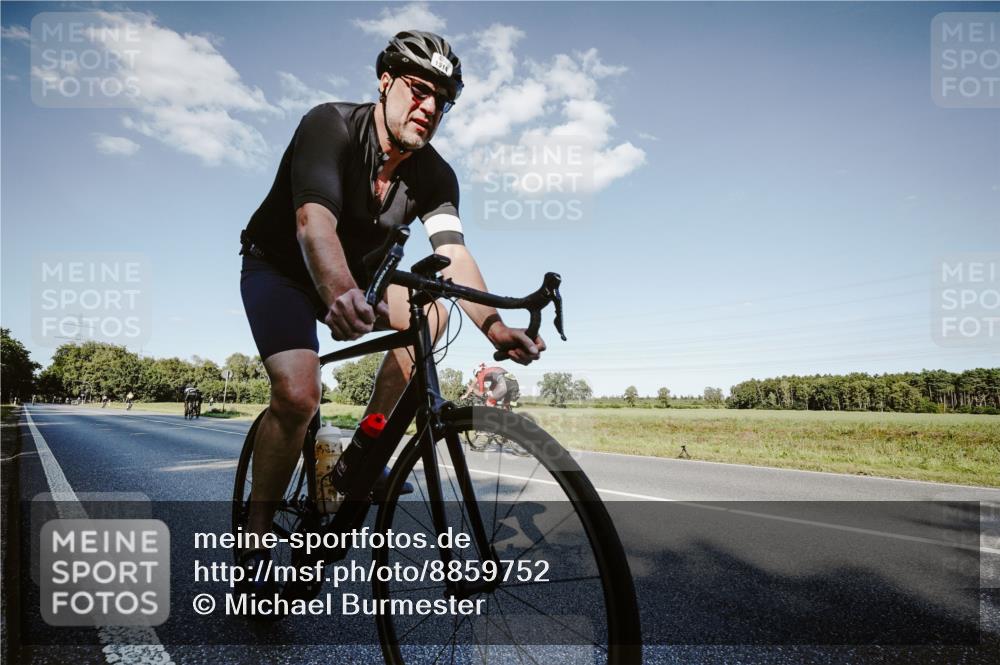 07.09.2025 - 19. Norderstedt Triathlon Michael Burmester http://msf.ph/oto/8859752 07.09.2025 15:48:24 Radfahren 1516 meine-sportfotos.de
