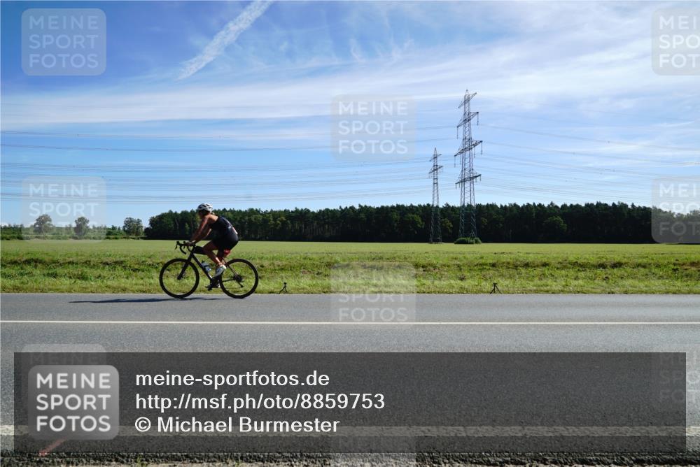 07.09.2025 - 19. Norderstedt Triathlon Michael Burmester http://msf.ph/oto/8859753 07.09.2025 11:41:41 Radfahren 703, 807 meine-sportfotos.de