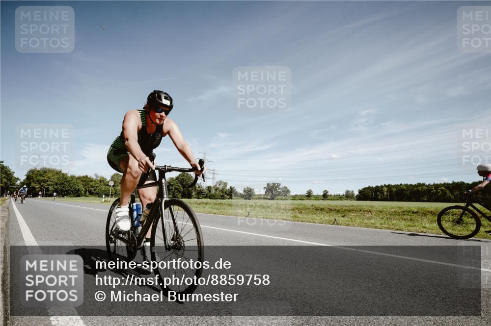 07.09.2025 - 19. Norderstedt Triathlon Michael Burmester http://msf.ph/oto/8859758 07.09.2025 12:47:57 Radfahren 700, 744 meine-sportfotos.de