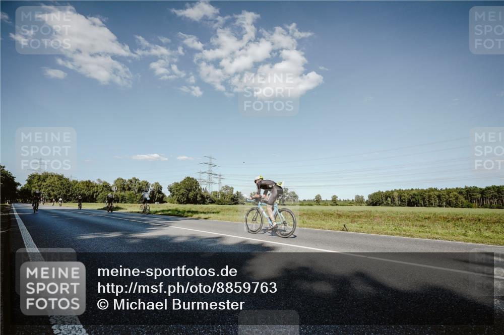 07.09.2025 - 19. Norderstedt Triathlon Michael Burmester http://msf.ph/oto/8859763 07.09.2025 15:48:31 Radfahren 1085 meine-sportfotos.de