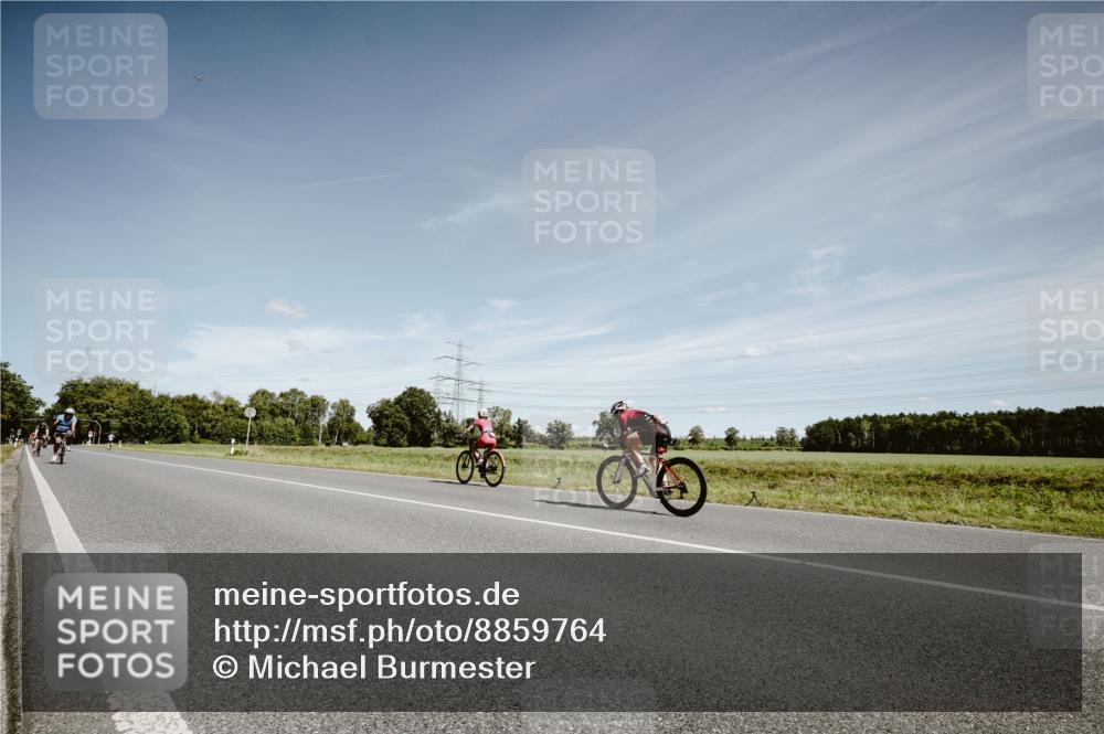 07.09.2025 - 19. Norderstedt Triathlon Michael Burmester http://msf.ph/oto/8859764 07.09.2025 12:47:59 Radfahren 304, 744 meine-sportfotos.de
