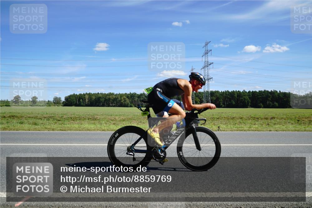 07.09.2025 - 19. Norderstedt Triathlon Michael Burmester http://msf.ph/oto/8859769 07.09.2025 13:43:20 Radfahren 978, 984, 988 meine-sportfotos.de