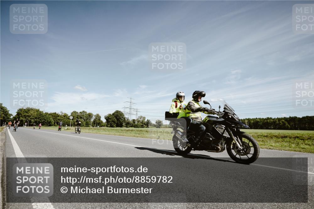 07.09.2025 - 19. Norderstedt Triathlon Michael Burmester http://msf.ph/oto/8859782 07.09.2025 12:48:05 Radfahren 173, 277, 304, 1344 meine-sportfotos.de