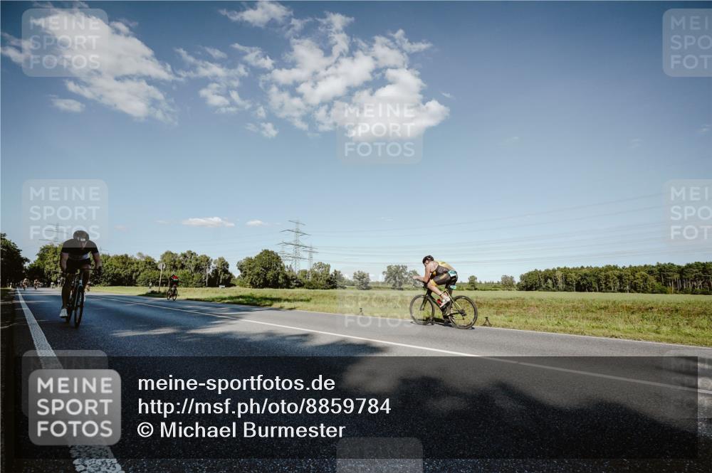 07.09.2025 - 19. Norderstedt Triathlon Michael Burmester http://msf.ph/oto/8859784 07.09.2025 15:48:43 Radfahren 1412 meine-sportfotos.de