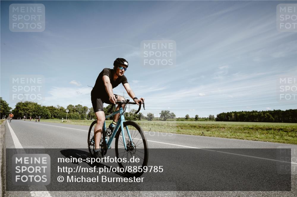 07.09.2025 - 19. Norderstedt Triathlon Michael Burmester http://msf.ph/oto/8859785 07.09.2025 12:48:09 Radfahren 173 meine-sportfotos.de