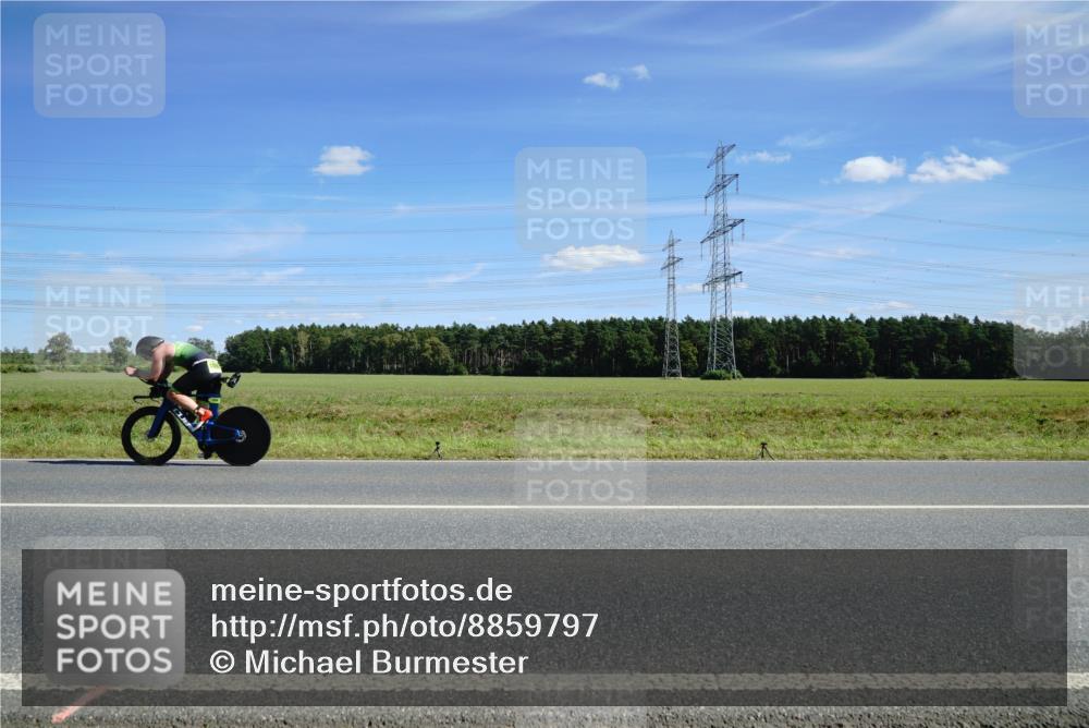 07.09.2025 - 19. Norderstedt Triathlon Michael Burmester http://msf.ph/oto/8859797 07.09.2025 13:43:34 Radfahren 960, 972, 1468 meine-sportfotos.de