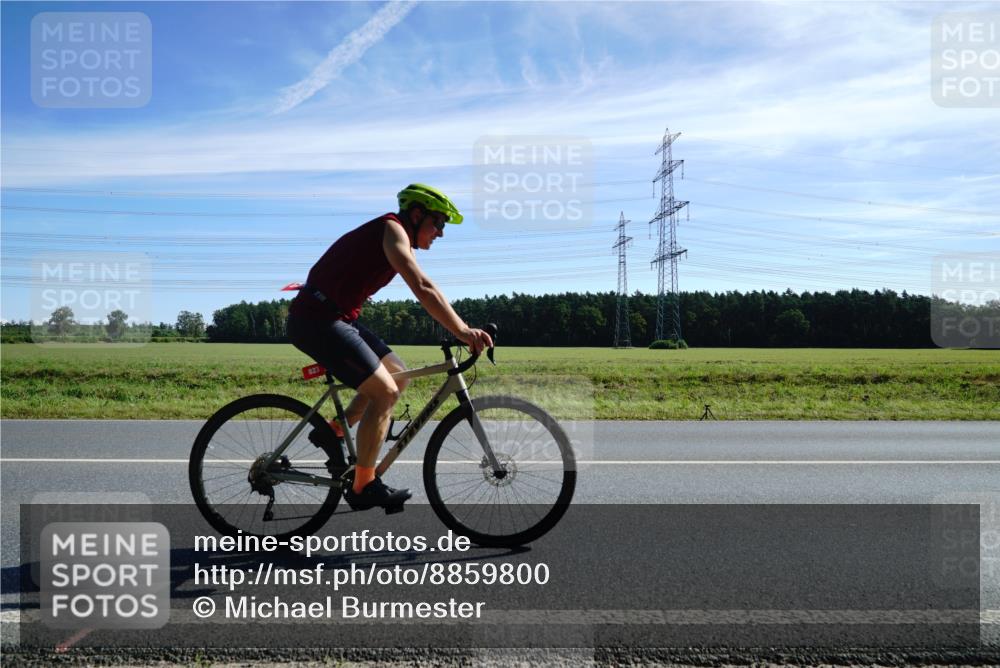 07.09.2025 - 19. Norderstedt Triathlon Michael Burmester http://msf.ph/oto/8859800 07.09.2025 11:42:09 Radfahren 784, 823, 1282, 1313 meine-sportfotos.de