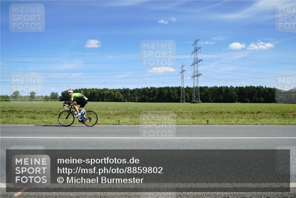 07.09.2025 - 19. Norderstedt Triathlon Michael Burmester http://msf.ph/oto/8859802 07.09.2025 13:43:35 Radfahren 972, 980, 1468 meine-sportfotos.de