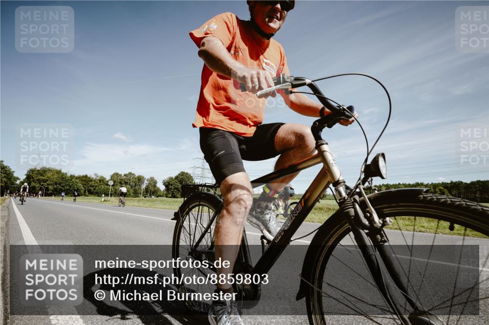 07.09.2025 - 19. Norderstedt Triathlon Michael Burmester http://msf.ph/oto/8859803 07.09.2025 12:48:17 Radfahren 1271, 1304 meine-sportfotos.de