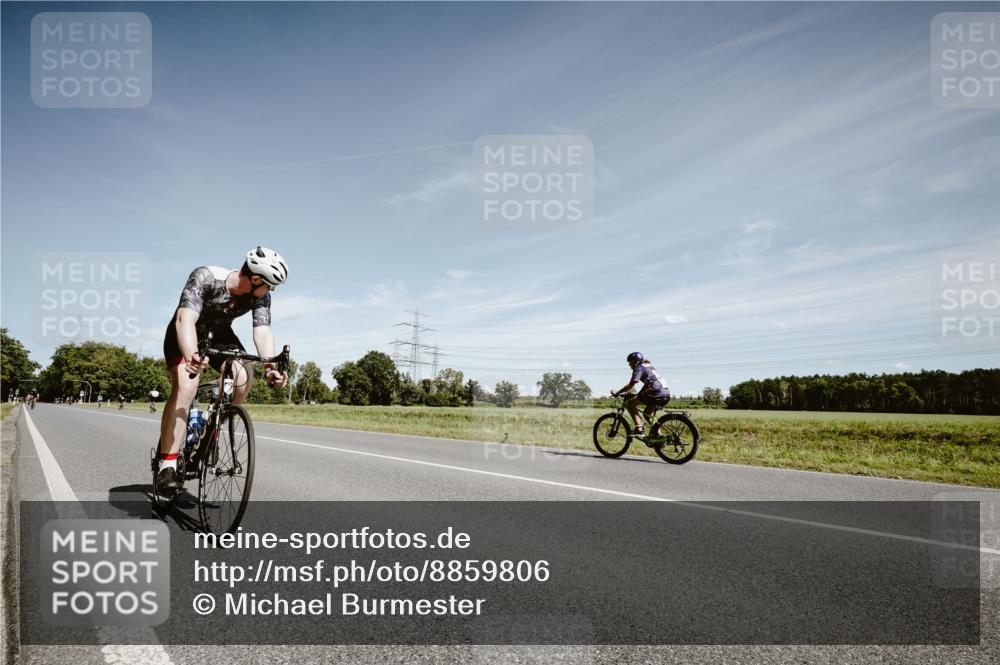 07.09.2025 - 19. Norderstedt Triathlon Michael Burmester http://msf.ph/oto/8859806 07.09.2025 12:48:19 Radfahren 1271, 1304 meine-sportfotos.de