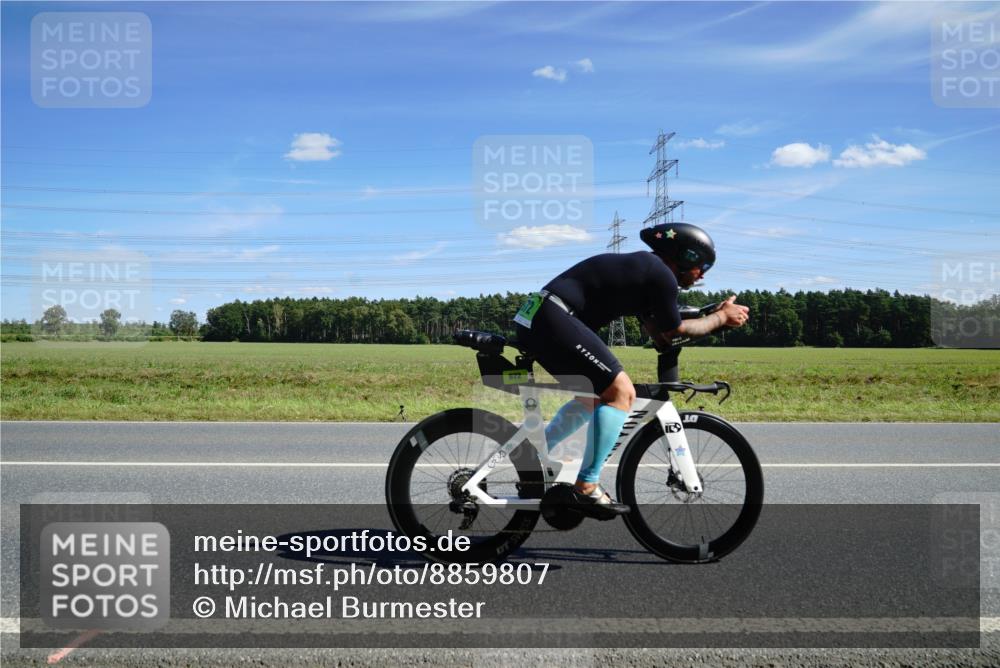 07.09.2025 - 19. Norderstedt Triathlon Michael Burmester http://msf.ph/oto/8859807 07.09.2025 13:43:36 Radfahren 972, 980, 1468 meine-sportfotos.de