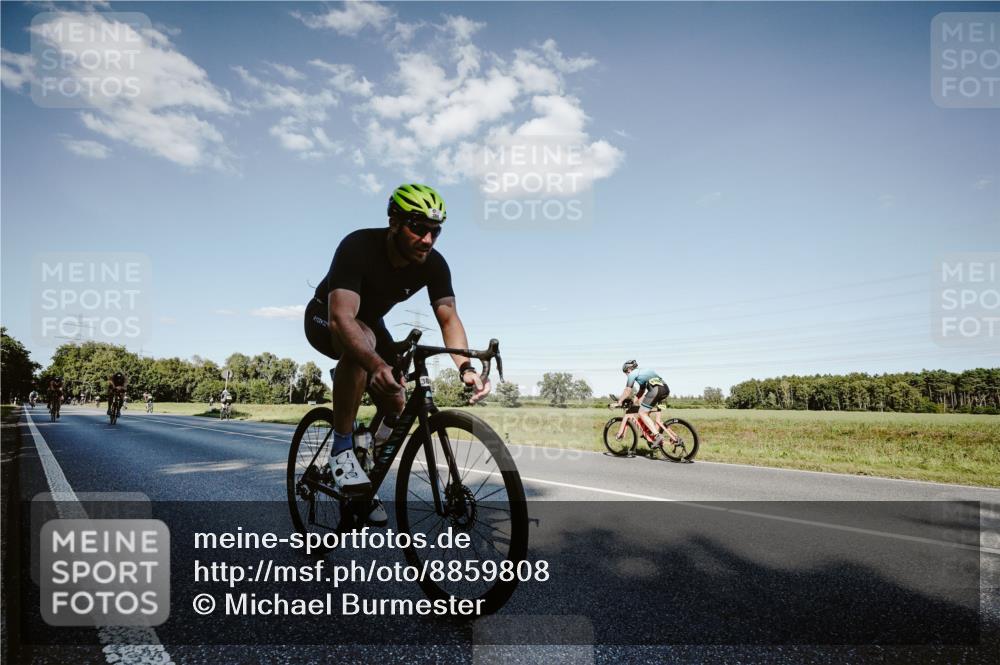 07.09.2025 - 19. Norderstedt Triathlon Michael Burmester http://msf.ph/oto/8859808 07.09.2025 15:48:51 Radfahren 384, 387, 516, 522, 1405 meine-sportfotos.de