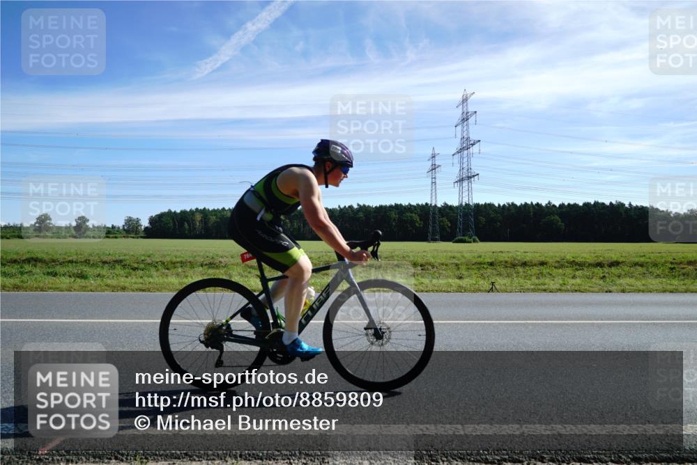 07.09.2025 - 19. Norderstedt Triathlon Michael Burmester http://msf.ph/oto/8859809 07.09.2025 11:42:12 Radfahren 784, 823, 1282, 1313 meine-sportfotos.de