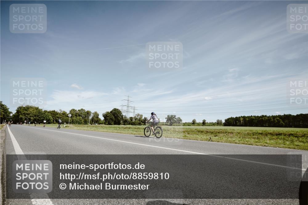 07.09.2025 - 19. Norderstedt Triathlon Michael Burmester http://msf.ph/oto/8859810 07.09.2025 12:48:20 Radfahren 1271, 1304 meine-sportfotos.de