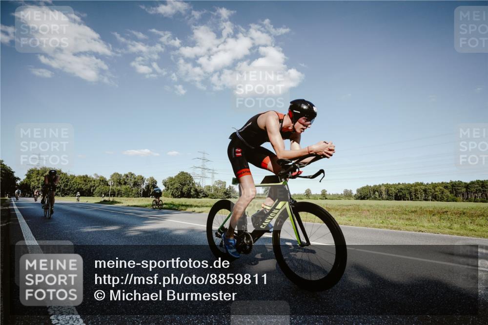 07.09.2025 - 19. Norderstedt Triathlon Michael Burmester http://msf.ph/oto/8859811 07.09.2025 15:48:52 Radfahren 384, 387, 516, 522, 1405 meine-sportfotos.de