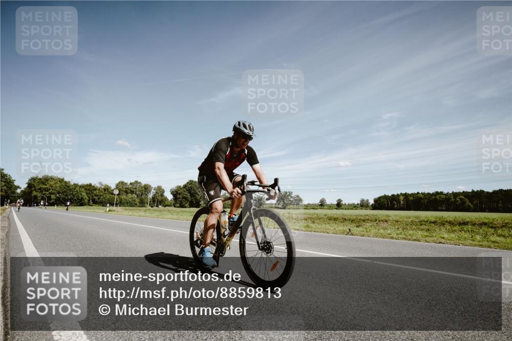 07.09.2025 - 19. Norderstedt Triathlon Michael Burmester http://msf.ph/oto/8859813 07.09.2025 12:48:26 Radfahren 786 meine-sportfotos.de