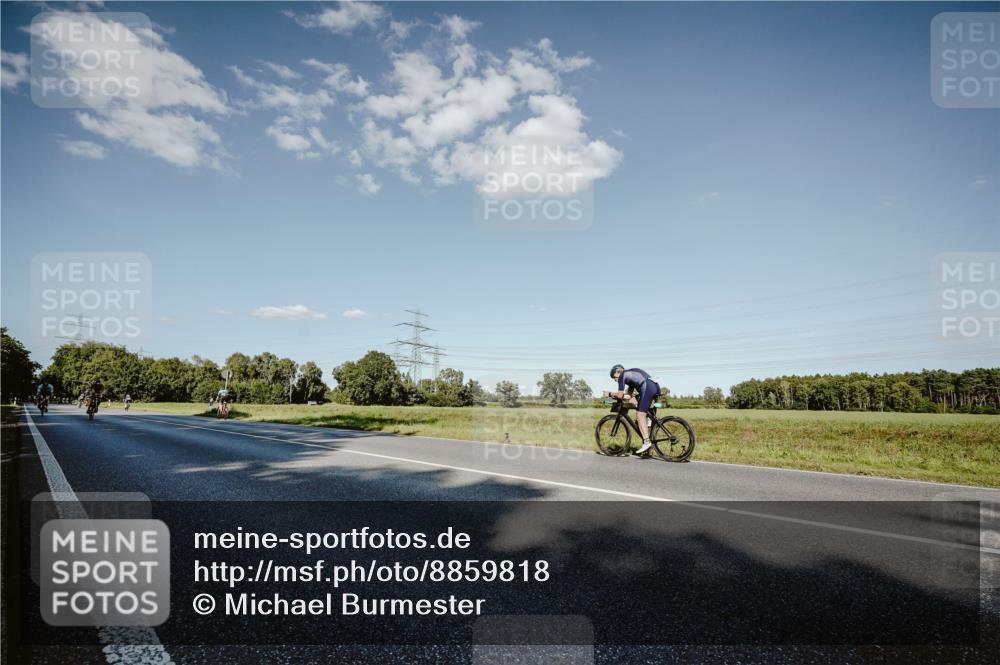 07.09.2025 - 19. Norderstedt Triathlon Michael Burmester http://msf.ph/oto/8859818 07.09.2025 15:48:54 Radfahren 384, 387, 405, 522, 1593 meine-sportfotos.de