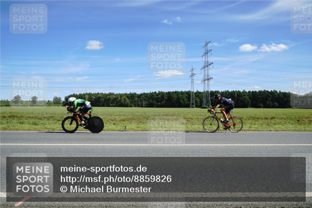 07.09.2025 - 19. Norderstedt Triathlon Michael Burmester http://msf.ph/oto/8859826 07.09.2025 13:43:50 Radfahren  meine-sportfotos.de