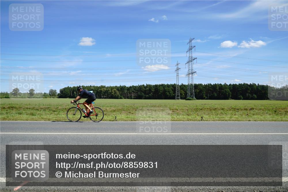 07.09.2025 - 19. Norderstedt Triathlon Michael Burmester http://msf.ph/oto/8859831 07.09.2025 13:43:50 Radfahren  meine-sportfotos.de