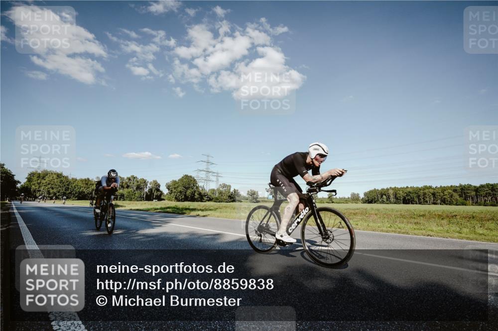 07.09.2025 - 19. Norderstedt Triathlon Michael Burmester http://msf.ph/oto/8859838 07.09.2025 15:49:04 Radfahren 402, 504, 1070 meine-sportfotos.de