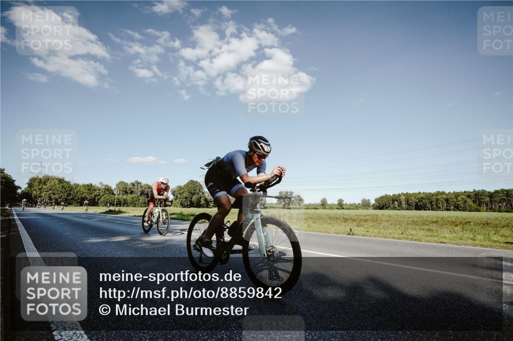 07.09.2025 - 19. Norderstedt Triathlon Michael Burmester http://msf.ph/oto/8859842 07.09.2025 15:49:04 Radfahren 402, 504, 1070 meine-sportfotos.de