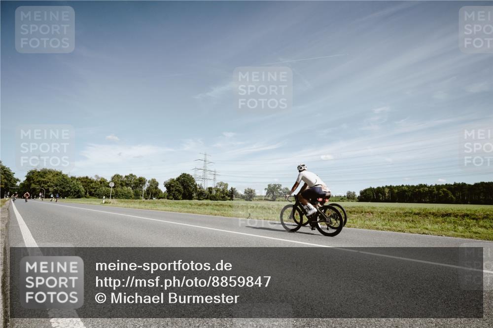 07.09.2025 - 19. Norderstedt Triathlon Michael Burmester http://msf.ph/oto/8859847 07.09.2025 12:48:49 Radfahren 283, 853 meine-sportfotos.de