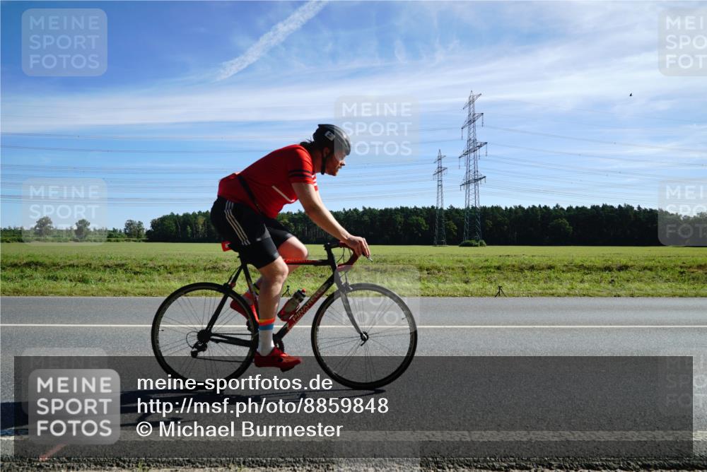 07.09.2025 - 19. Norderstedt Triathlon Michael Burmester http://msf.ph/oto/8859848 07.09.2025 11:42:56 Radfahren 233, 857 meine-sportfotos.de