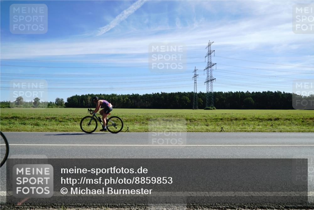 07.09.2025 - 19. Norderstedt Triathlon Michael Burmester http://msf.ph/oto/8859853 07.09.2025 11:42:58 Radfahren 233, 857 meine-sportfotos.de