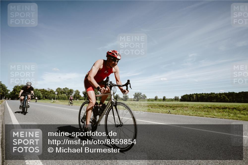 07.09.2025 - 19. Norderstedt Triathlon Michael Burmester http://msf.ph/oto/8859854 07.09.2025 12:48:54 Radfahren 142, 1216 meine-sportfotos.de