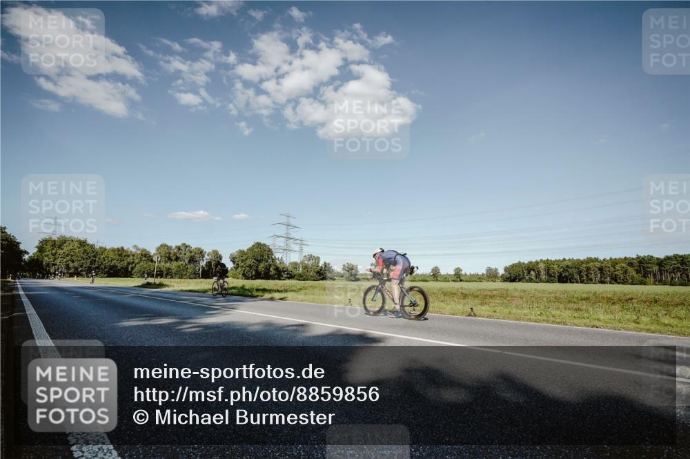 07.09.2025 - 19. Norderstedt Triathlon Michael Burmester http://msf.ph/oto/8859856 07.09.2025 15:49:10 Radfahren 1476 meine-sportfotos.de