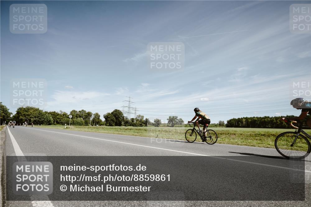 07.09.2025 - 19. Norderstedt Triathlon Michael Burmester http://msf.ph/oto/8859861 07.09.2025 12:49:01 Radfahren  meine-sportfotos.de