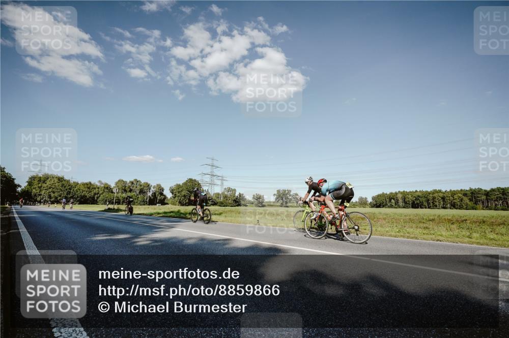 07.09.2025 - 19. Norderstedt Triathlon Michael Burmester http://msf.ph/oto/8859866 07.09.2025 15:49:14 Radfahren  meine-sportfotos.de