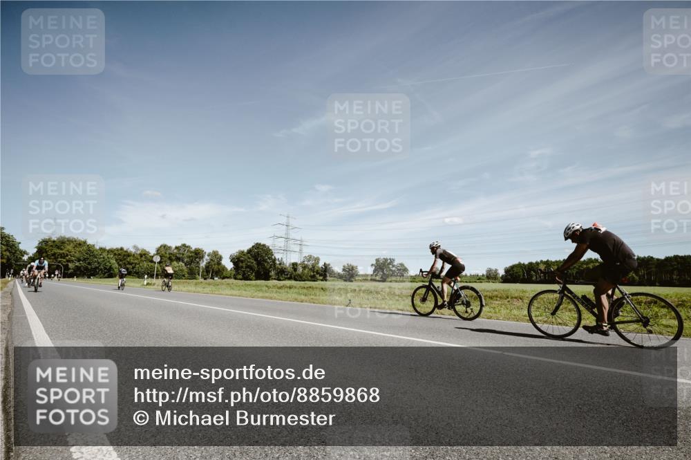07.09.2025 - 19. Norderstedt Triathlon Michael Burmester http://msf.ph/oto/8859868 07.09.2025 12:49:04 Radfahren 249, 288 meine-sportfotos.de