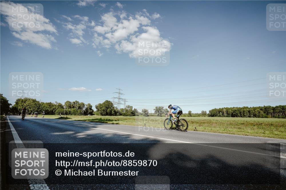 07.09.2025 - 19. Norderstedt Triathlon Michael Burmester http://msf.ph/oto/8859870 07.09.2025 15:49:17 Radfahren 934 meine-sportfotos.de