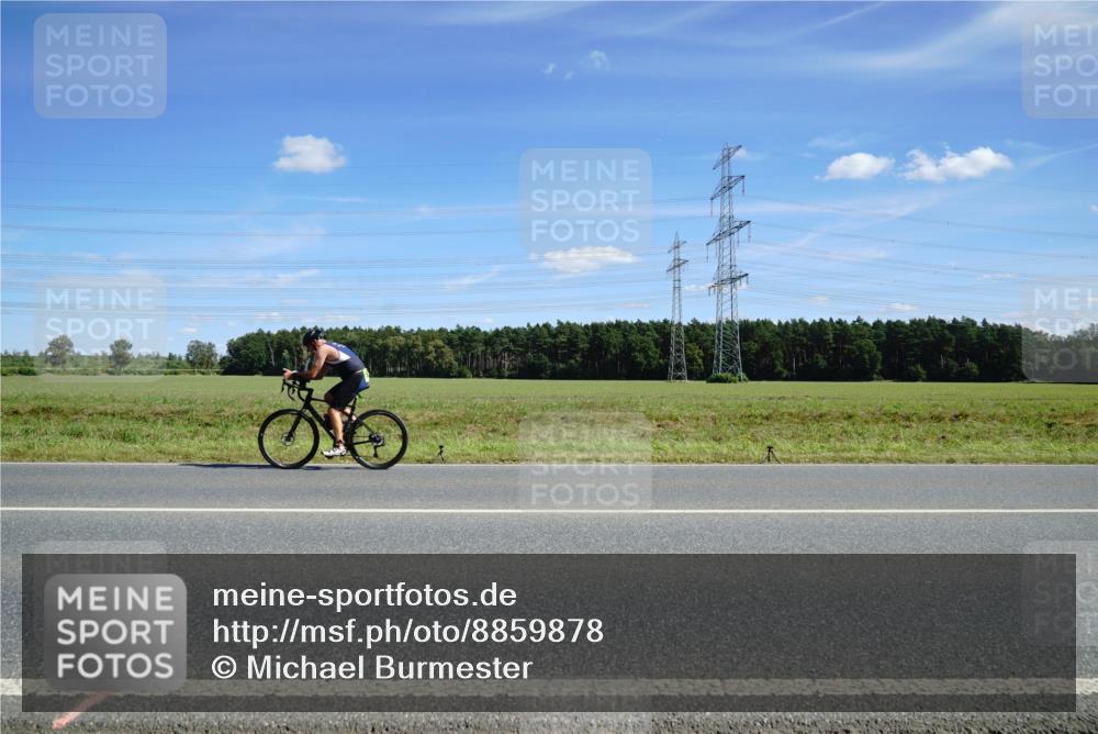 07.09.2025 - 19. Norderstedt Triathlon Michael Burmester http://msf.ph/oto/8859878 07.09.2025 13:44:15 Radfahren  meine-sportfotos.de