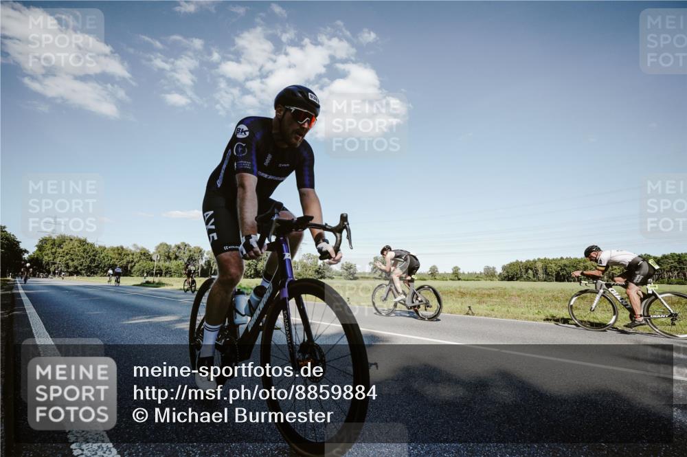 07.09.2025 - 19. Norderstedt Triathlon Michael Burmester http://msf.ph/oto/8859884 07.09.2025 15:49:25 Radfahren 938 meine-sportfotos.de