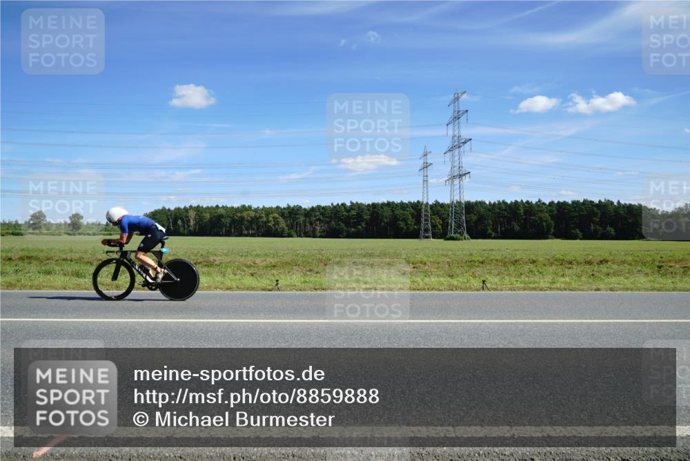 07.09.2025 - 19. Norderstedt Triathlon Michael Burmester http://msf.ph/oto/8859888 07.09.2025 13:44:19 Radfahren 981 meine-sportfotos.de