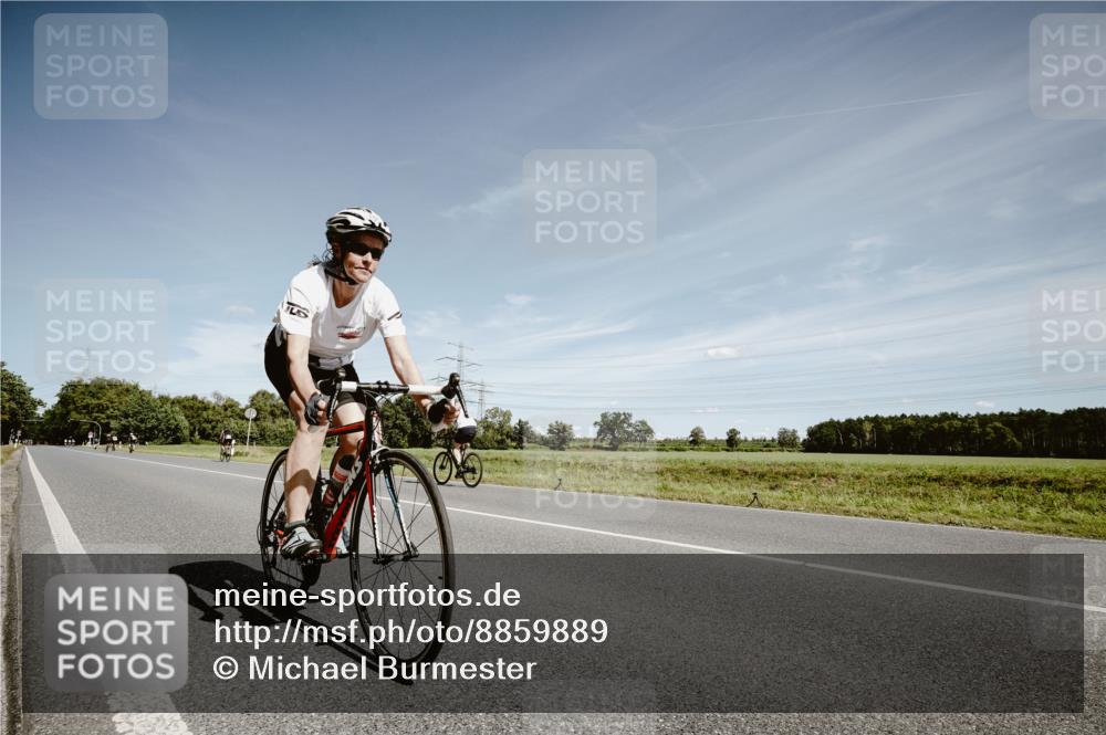 07.09.2025 - 19. Norderstedt Triathlon Michael Burmester http://msf.ph/oto/8859889 07.09.2025 12:49:11 Radfahren 1362 meine-sportfotos.de