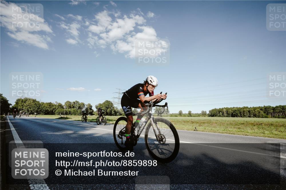 07.09.2025 - 19. Norderstedt Triathlon Michael Burmester http://msf.ph/oto/8859898 07.09.2025 15:49:30 Radfahren 372, 517, 1054 meine-sportfotos.de