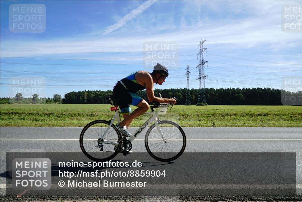 07.09.2025 - 19. Norderstedt Triathlon Michael Burmester http://msf.ph/oto/8859904 07.09.2025 11:43:49 Radfahren 1332 meine-sportfotos.de