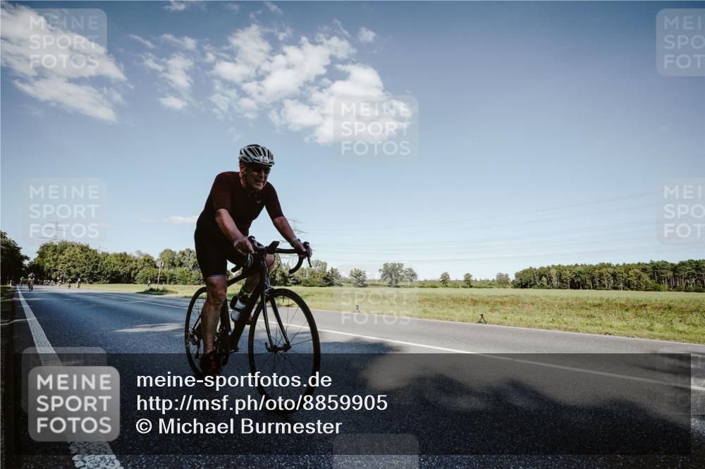 07.09.2025 - 19. Norderstedt Triathlon Michael Burmester http://msf.ph/oto/8859905 07.09.2025 15:49:34 Radfahren 517, 1515 meine-sportfotos.de