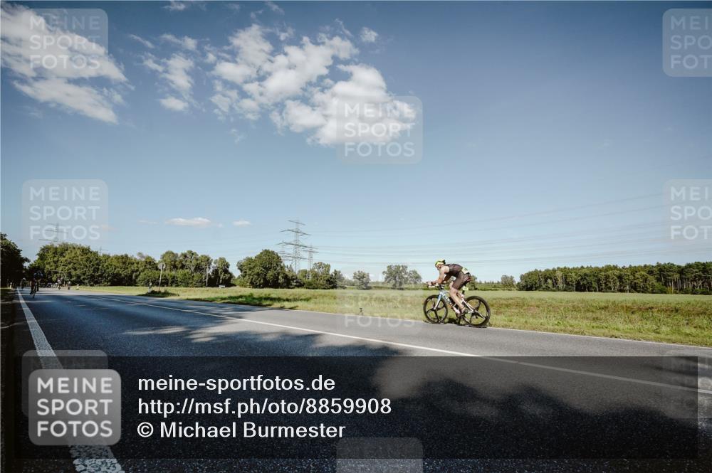 07.09.2025 - 19. Norderstedt Triathlon Michael Burmester http://msf.ph/oto/8859908 07.09.2025 15:49:36 Radfahren 517, 1105, 1515 meine-sportfotos.de