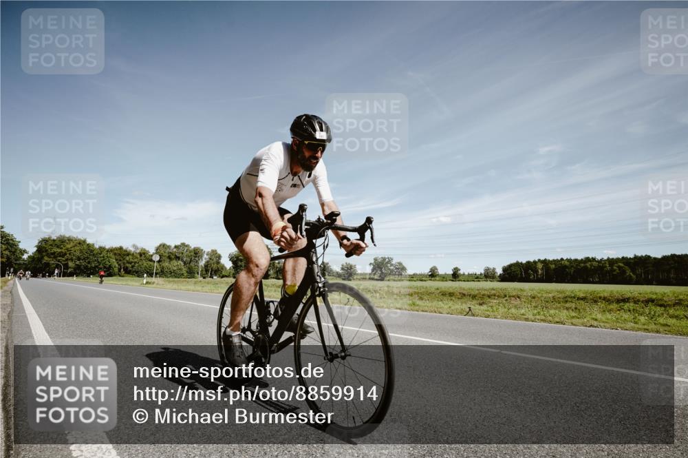 07.09.2025 - 19. Norderstedt Triathlon Michael Burmester http://msf.ph/oto/8859914 07.09.2025 12:49:35 Radfahren 187 meine-sportfotos.de