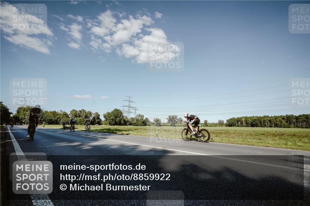 07.09.2025 - 19. Norderstedt Triathlon Michael Burmester http://msf.ph/oto/8859922 07.09.2025 15:49:41 Radfahren 501, 508, 1105 meine-sportfotos.de
