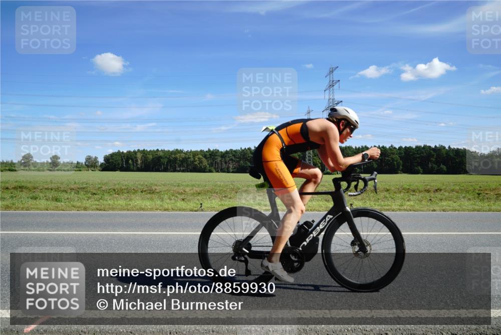 07.09.2025 - 19. Norderstedt Triathlon Michael Burmester http://msf.ph/oto/8859930 07.09.2025 13:45:29 Radfahren 1001, 1042 meine-sportfotos.de