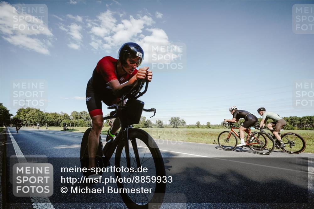 07.09.2025 - 19. Norderstedt Triathlon Michael Burmester http://msf.ph/oto/8859933 07.09.2025 15:49:43 Radfahren 501, 508, 1047 meine-sportfotos.de