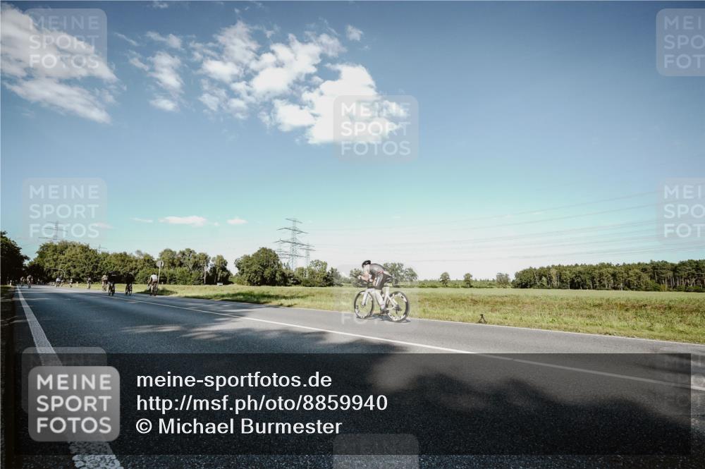 07.09.2025 - 19. Norderstedt Triathlon Michael Burmester http://msf.ph/oto/8859940 07.09.2025 15:49:46 Radfahren 501, 1047 meine-sportfotos.de